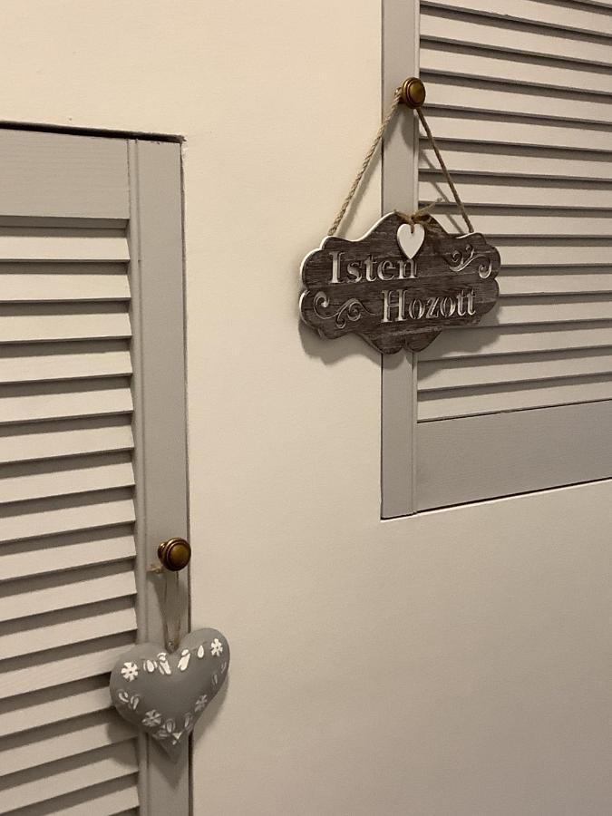 אגר Ezuest Boroka Apartman מראה חיצוני תמונה
