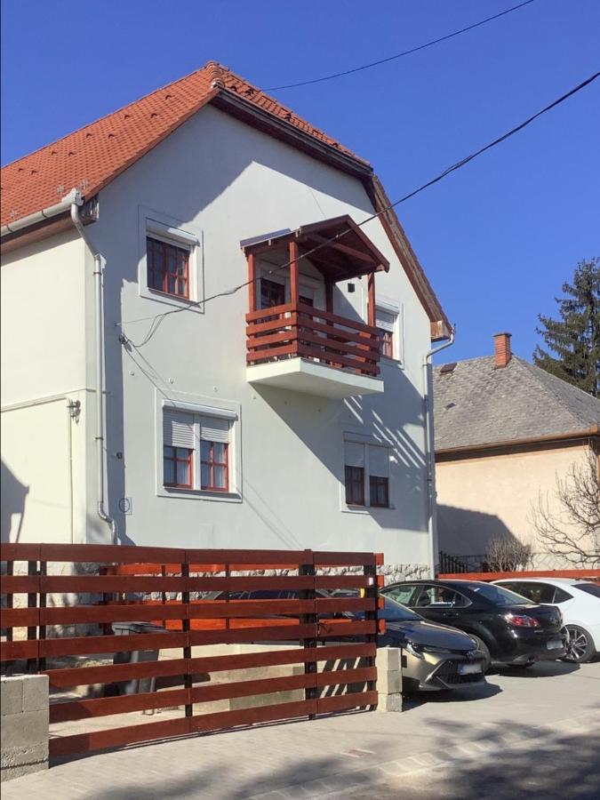 אגר Ezuest Boroka Apartman מראה חיצוני תמונה
