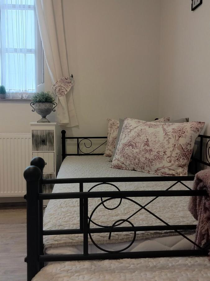 אגר Ezuest Boroka Apartman מראה חיצוני תמונה